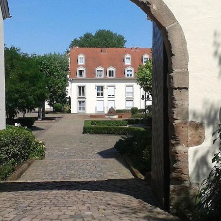Amf Ferienwohnungen Historischer Soutyhof Saarlouis Exterior foto