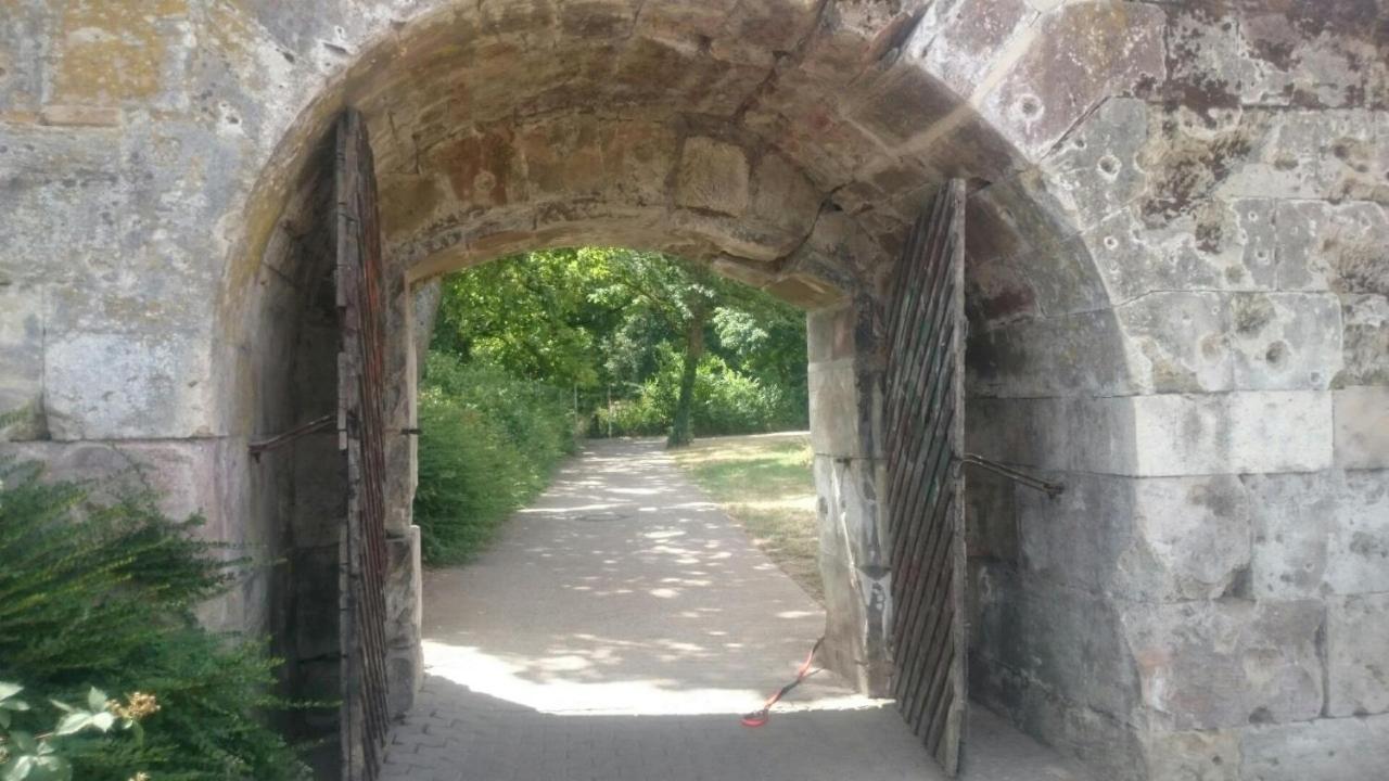 Amf Ferienwohnungen Historischer Soutyhof Saarlouis Exterior foto